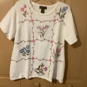 Salon Studio White Embroidered Short Sleeve Sweater. Size 3X